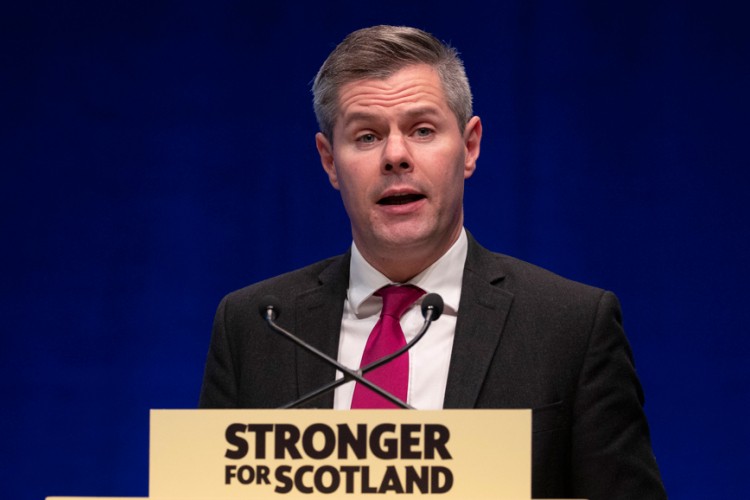 Škotski ministar podnio ostavku, slao poruke 16-godišnjaku