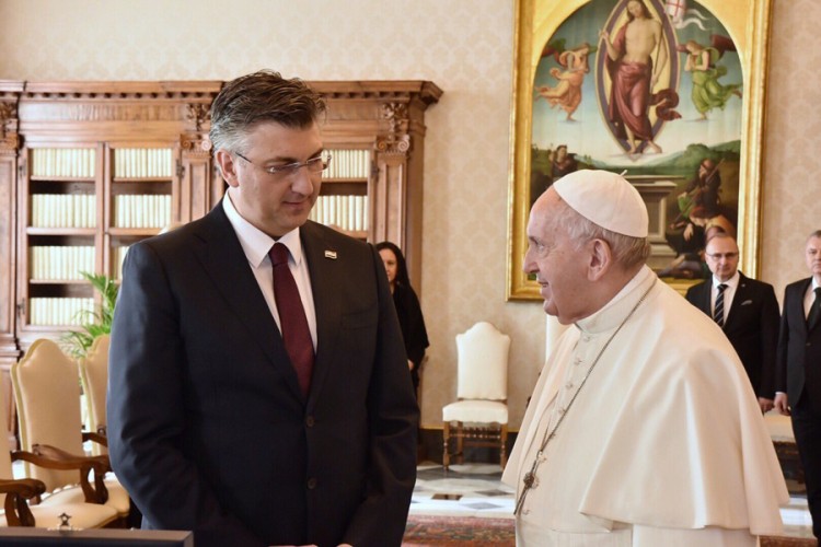 Papa poručio Hrvatima da se strpe u vezi s kanonizacijom Stepinca