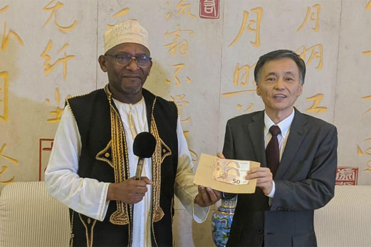 Komori donirali Kini 100 evra za borbu protiv virusa korona