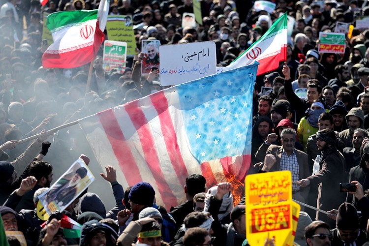 SAD odložile uvođenje sankcija Iranu
