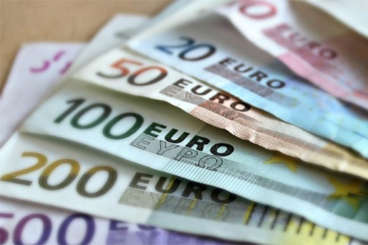 Pad evra prema švajcarskom franku zbog epidemije