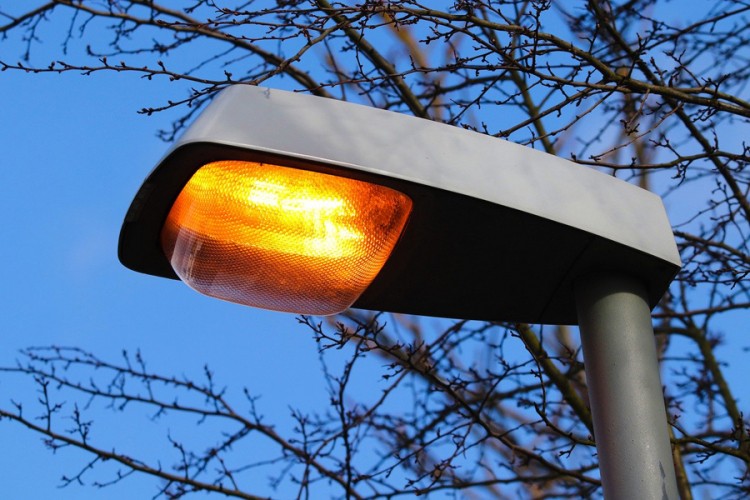 U 13 saobraćajnih nezgoda stradale ulične svjetiljke