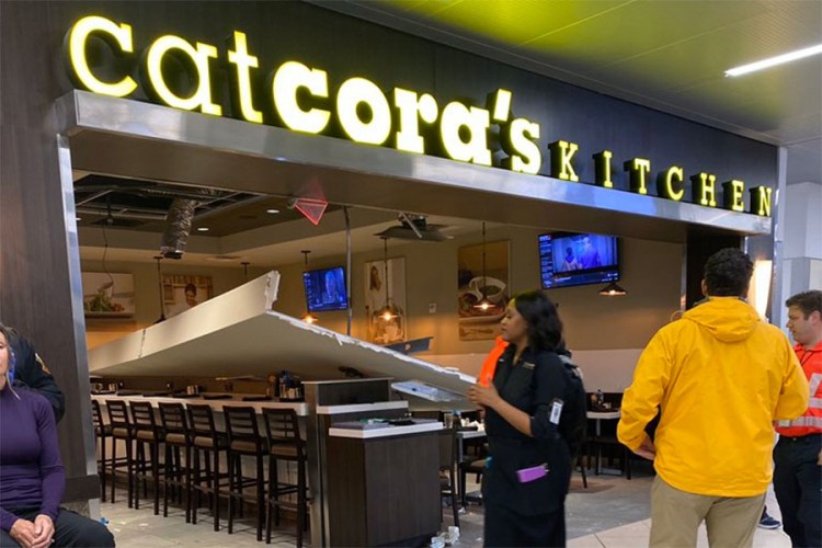 Dio plafona restorana srušio se na aerodromu u Atlanti