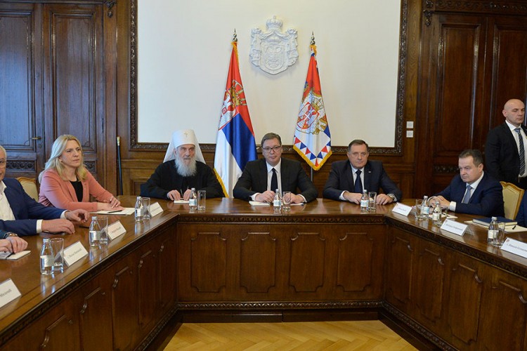 Počeo sastanak Vučića sa predstavnicima Srba iz regiona