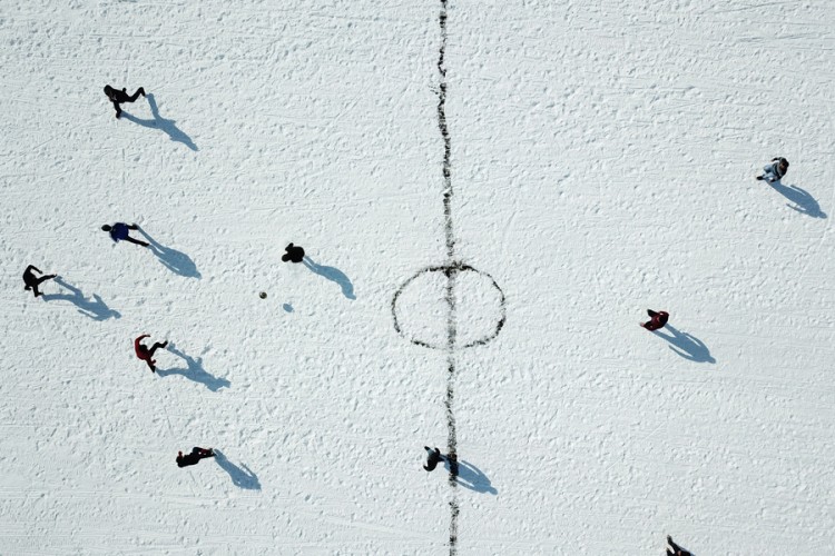 Fudbalska utakmica na zaleđenom jezeru