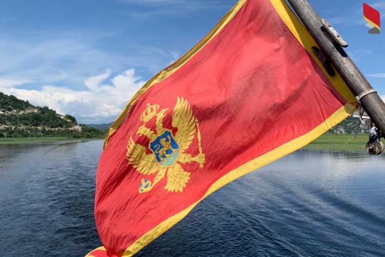 Uhapšene tri osobe zbog paljenja crnogorske zastave