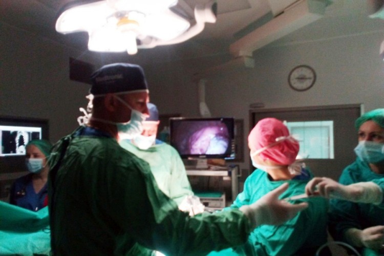 U UKC RS urađena operacija tumora na plućima sa minimalnim rezom