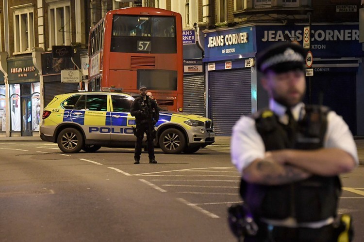 Napad nožem u džamiji u Londonu, povrijeđen muškarac