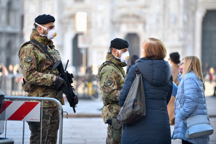 Raste broj umrlih od virusa korona u Italiji, vojska i policija na ulicama
