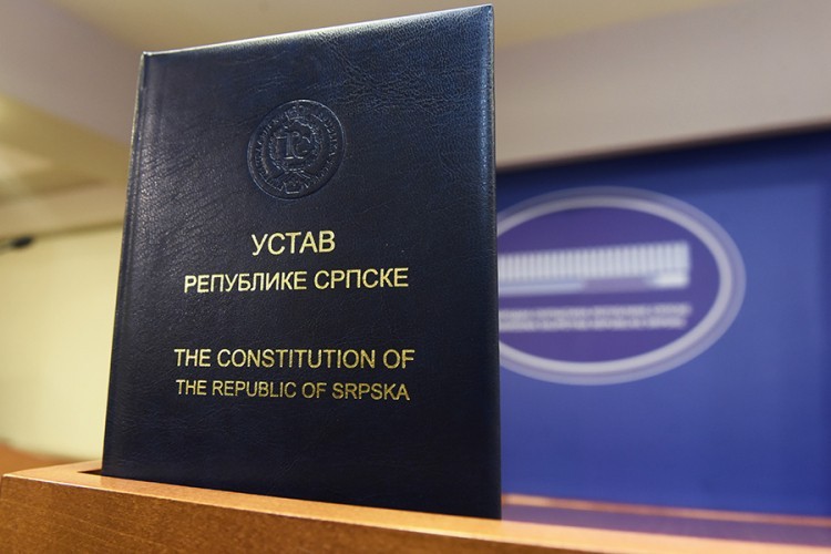 Prvim Ustavom definisan politički okvir Srpske