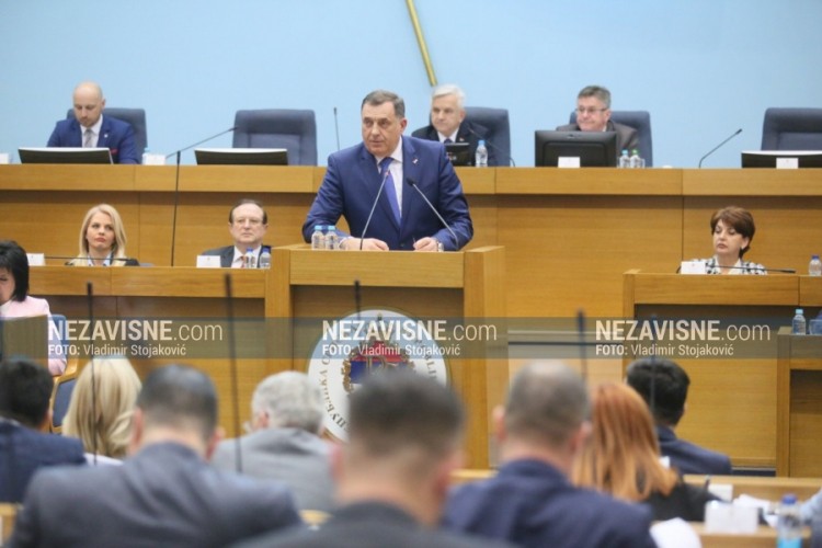 Dodik: Đukanoviću ne treba omogućiti političku pozornicu u Sarajevu