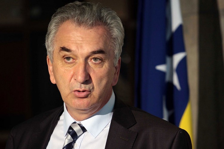 Šarović: SDS treba da smijeni SNSD sa vlasti, a ne da pravi koaliciju s njima