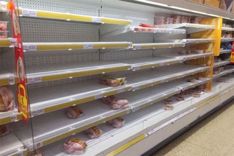 Panika u Velikoj Britaniji, sve manje hrane u prodavnicama