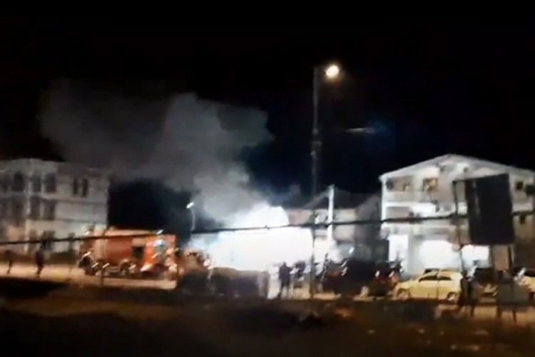 Snažna eksplozija u Podgorici, automobil dignut u vazduh, jedno poginulo