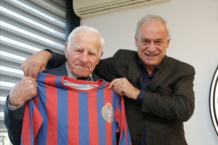 Legendarni fudbaler Partizana proslavio 93. rođendan