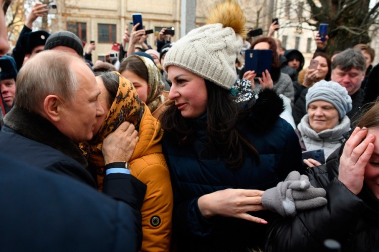 Ljubavna poruka Putinu: Mlada sam i situirana