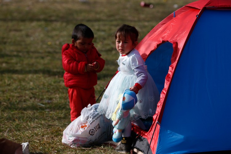 Pet evropskih zemalja preuzima djecu migrante