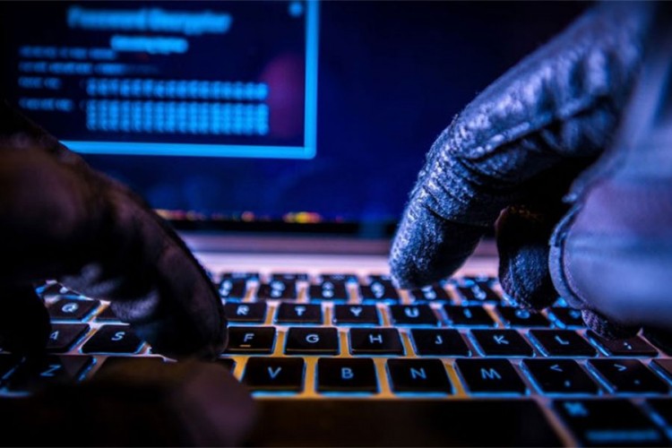 "Hakeri-lovci" napadaju obične hakere