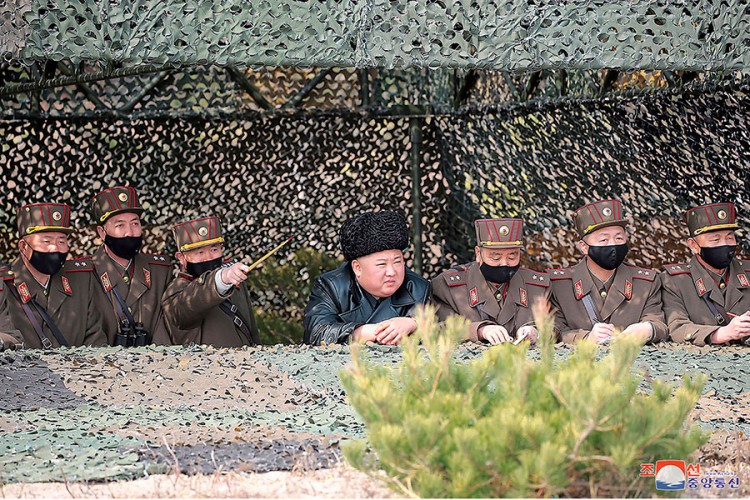 Kim nadgledao nove vojne vježbe