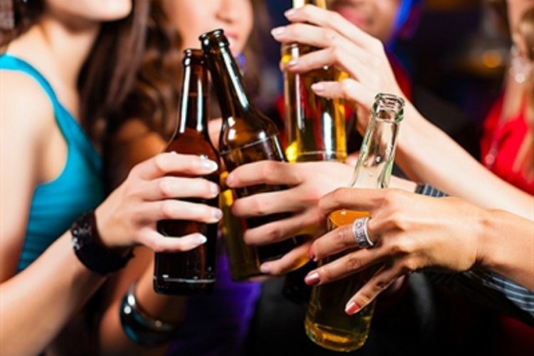 Kažnjeni za točenje alkohola maloljetnicima i pijanima