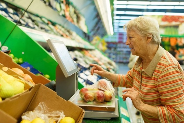 U Australiji sat vremena u supermarketima isključivo za starije kupce