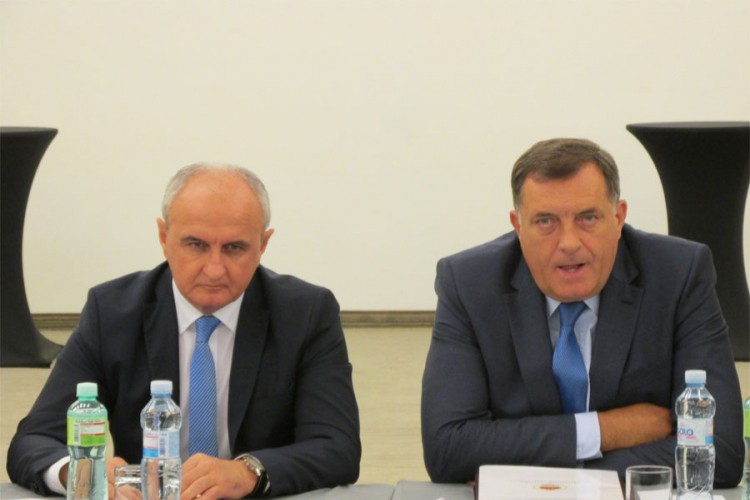 Sastanak delegacija SNDS-a i SP-a u Banjaluci