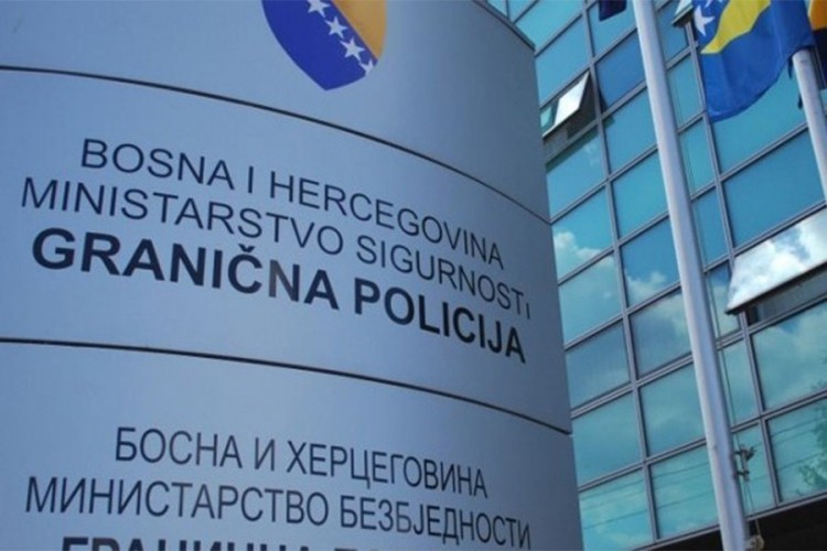 Graničar osumnjičen da je uzeo novac i pustio osobe sa zaraženog područja u BiH