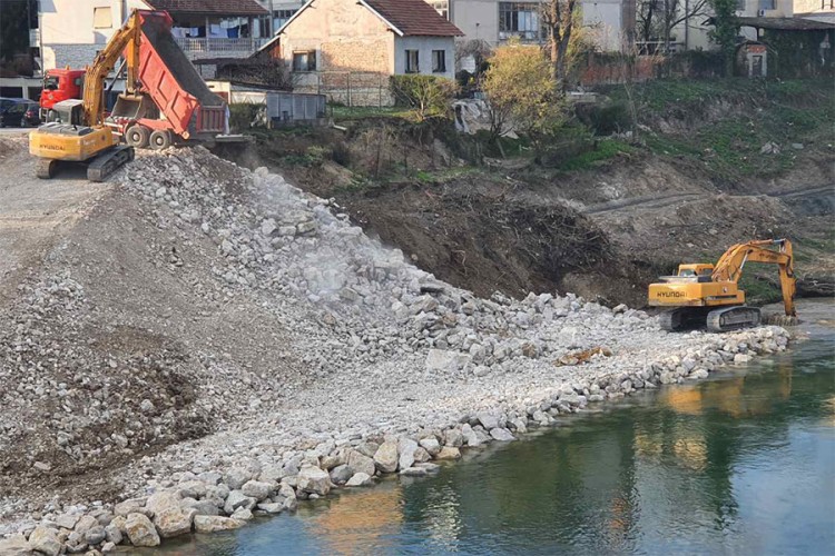 Počela sanacija klizišta kod Zelenog mosta u Banjaluci