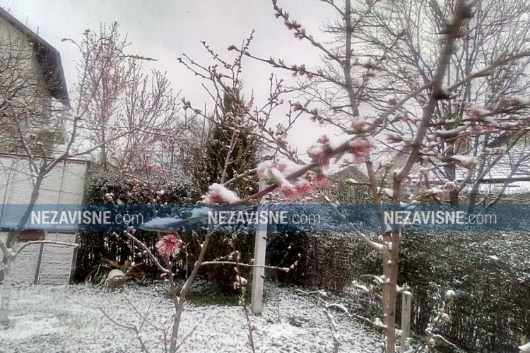 Snijeg zabijelio Banjaluku treći dan proljeća