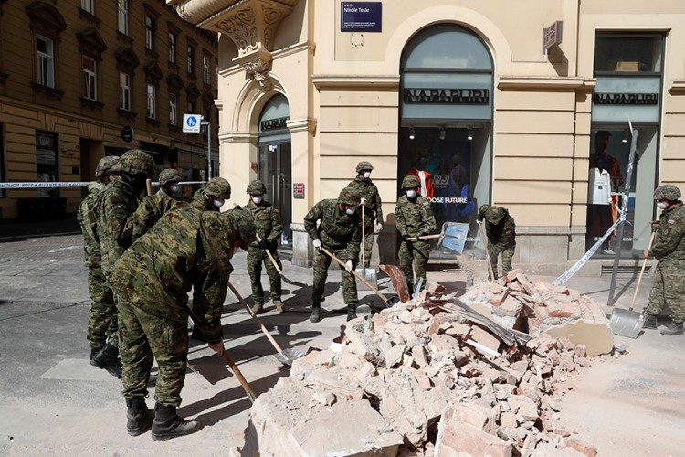 Pripadnici Hrvatske vojske nastavljaju sanaciju centra Zagreba