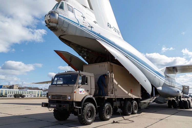 Devet zemalja zabranilo ruskom avionu prelet do Italije, pomoć putovala duže