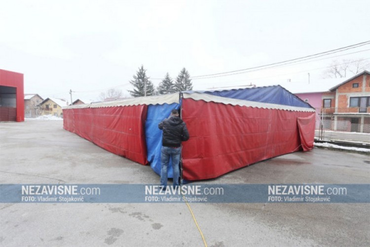 Postavljen šator za neodgovorne u Banjaluci