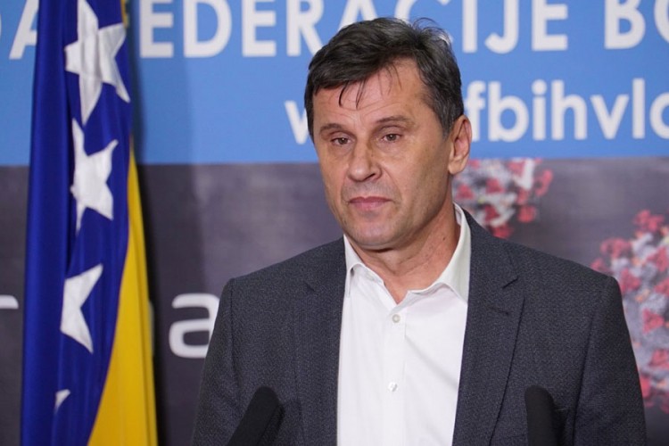 Novalić: Vlada FBiH kupila 150.000 testova za detekciju infekcije