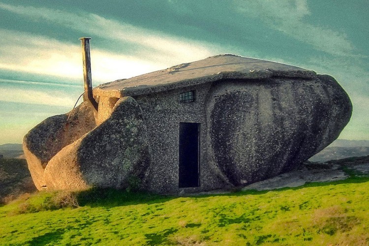Kremenkova kamena kuća turistička atrakcija Portugala