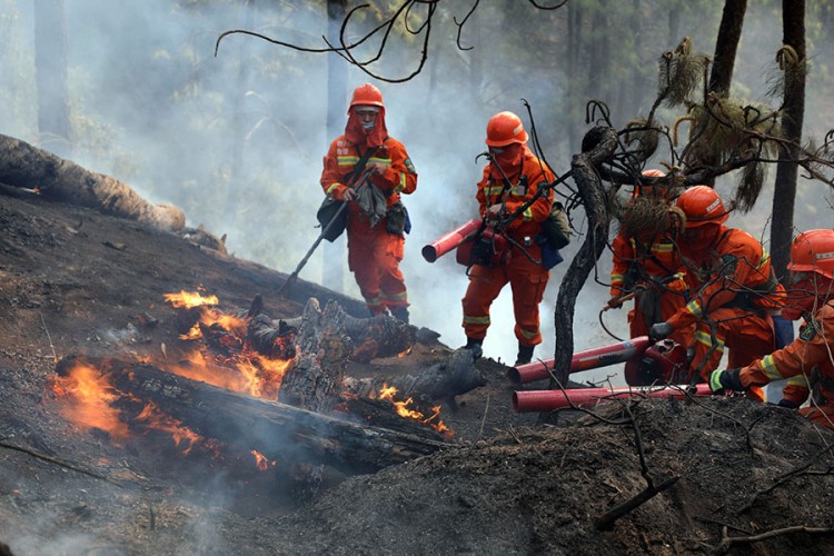 U požaru u kineskoj provinciji Sečuan nastradalo 18 vatrogasaca