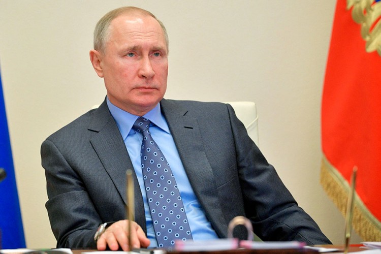 Putin: Situacija se komplikuje, ministri da budu na radnim mjestima