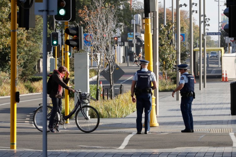 Ministar zdravlja Novog Zelanda prekršio zabranu kretanja