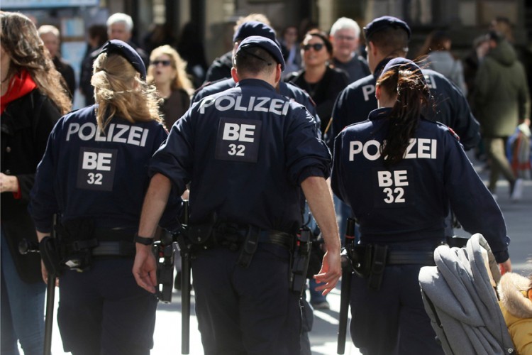 Austrijska policija nemilosrdno kažnjava