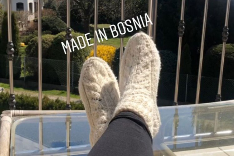 Maya Berović seksi krpice zamijenila vunenim čarapama