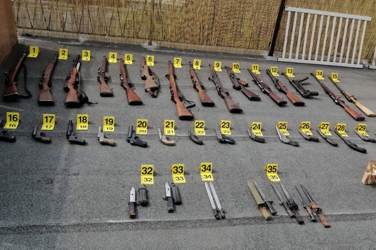 Uhapšen nakon tuče u Banjaluci, pronađeno 15 pušaka i 16 pištolja