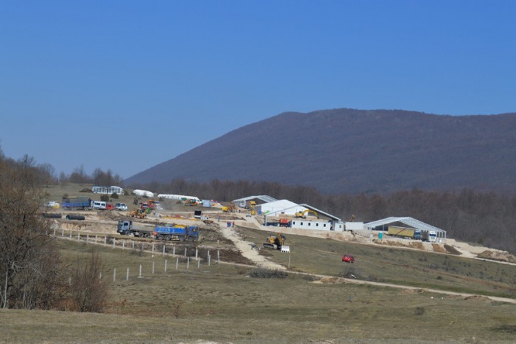 Migrante smještaju u selo Lipa, Srbi najavljuju proteste
