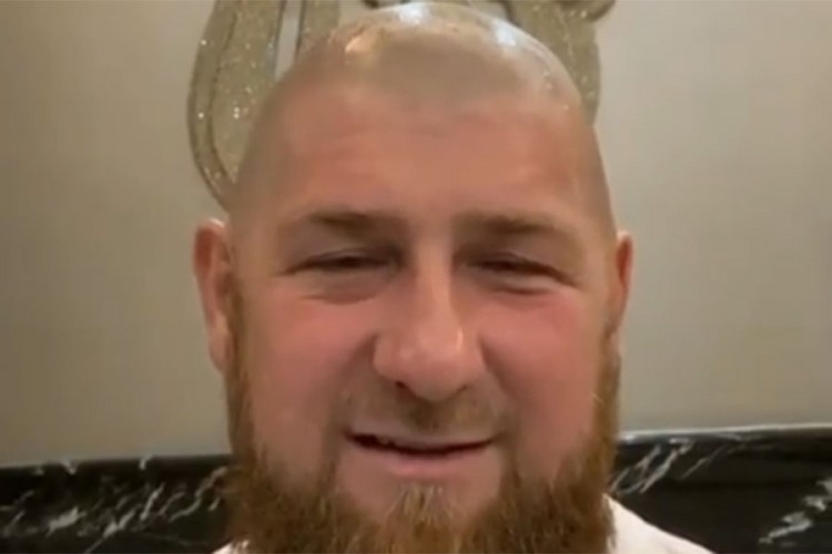 Kadirov odbio otvoriti salone i obrijao glavu