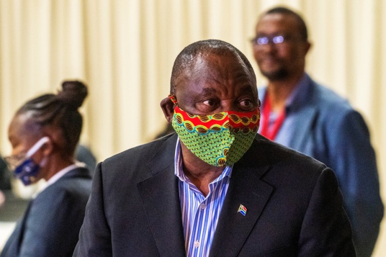 Ismijane nevolje južnoafričkog predsjednka s maskom