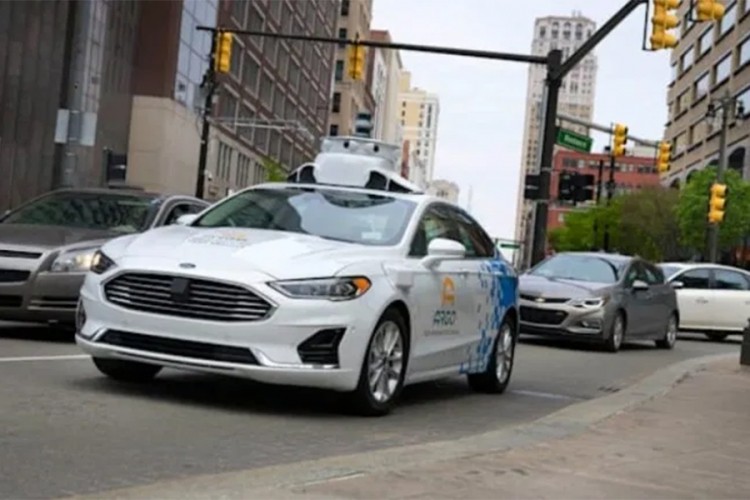 Ford odlaže autonomna taksi vozila do 2022.