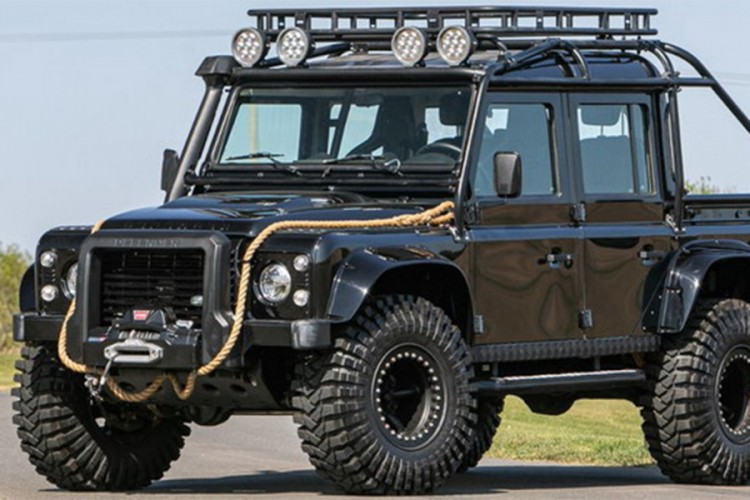 Na prodaju Land Rover Defender iz filma Spectre