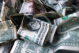 Najveći dug u istoriji: Svaki Amerikanac duguje po 70.000 dolara