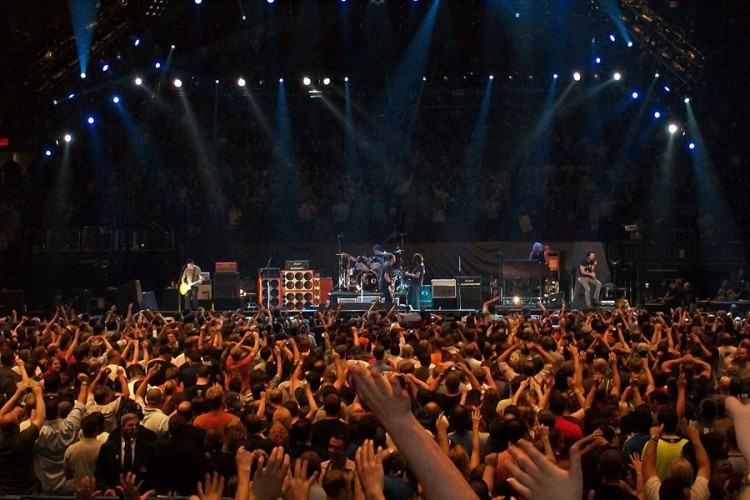 Pearl Jam, Brandi Carlile i drugi u humanitarnom lajvstrimu