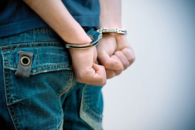 Jagodina: Uhapšen jer je pretukao ženu za volanom