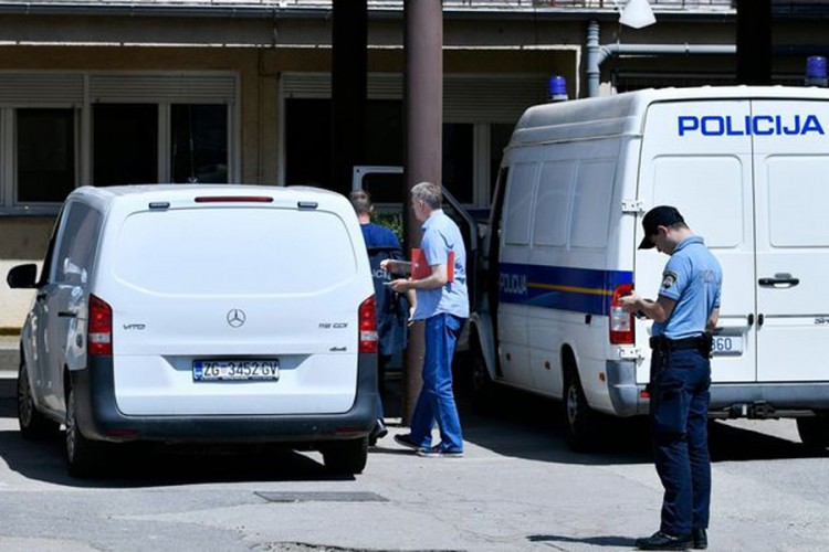 Migranti divljali u Zagrebu, jedan ugrizao policajca