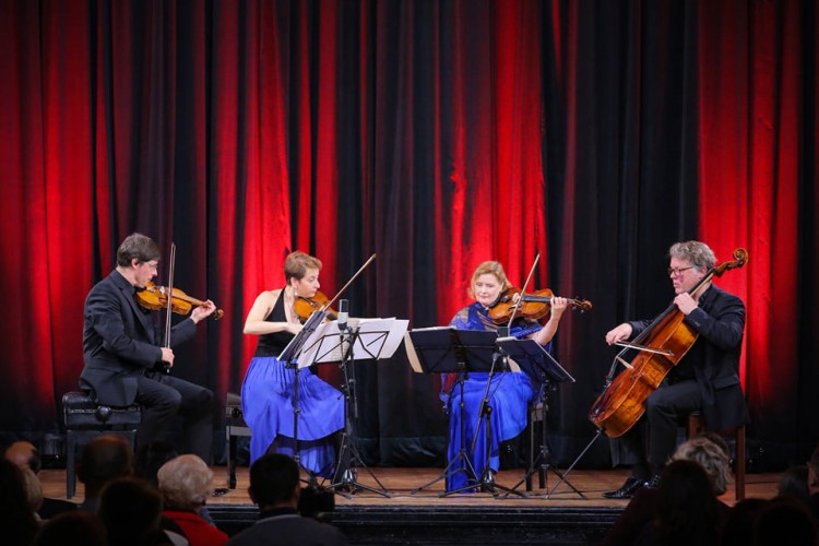 Online koncert "Henschel quartetta"